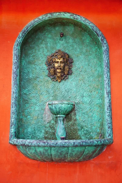 Head water fountain — Stock Photo, Image