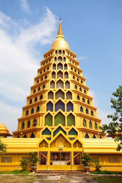 Stupa no templo — Fotografia de Stock