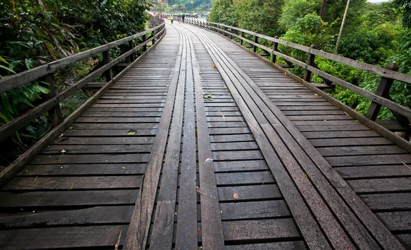 Walkway through — Stock Photo, Image