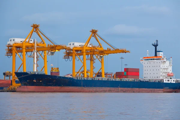 Shipping port — Stock Photo, Image