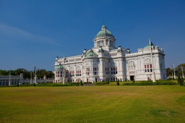 Ananta samakom taht Salonu