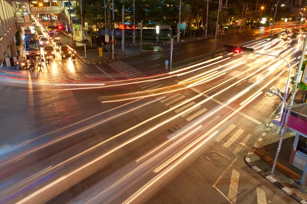 Natt trafikljus — Stockfoto