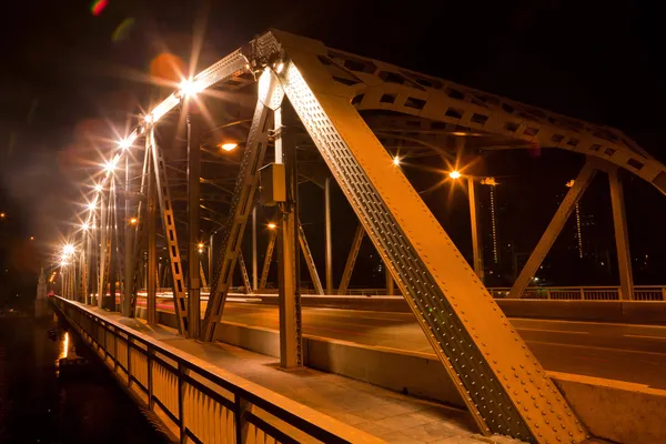 Nacht verkeerslichten — Stockfoto