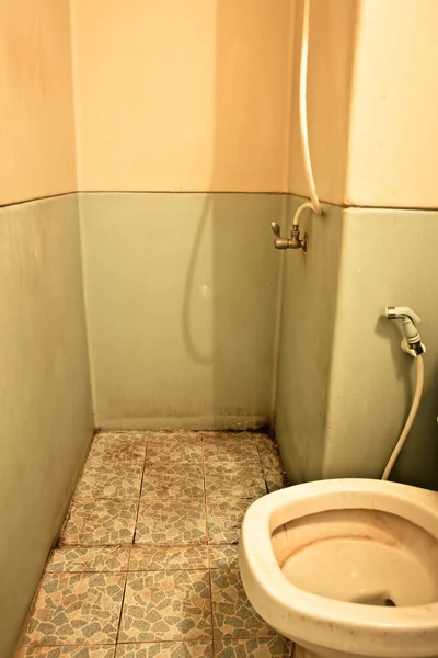 Brudna łazienka — Zdjęcie stockowe