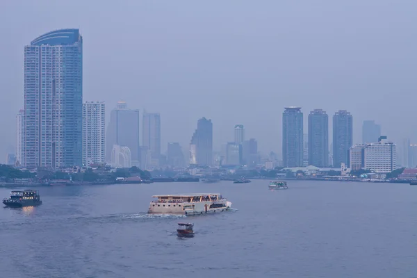 River and City — Stock Photo, Image