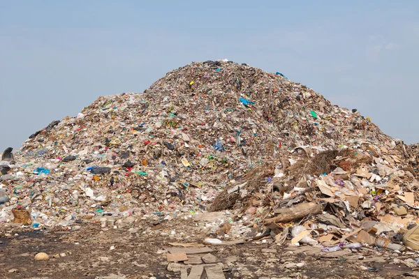 Mountain of garbage — Stock Photo, Image