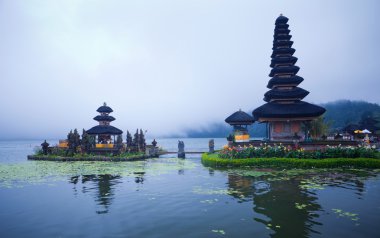 Pura ulun danu bratan Tapınağı