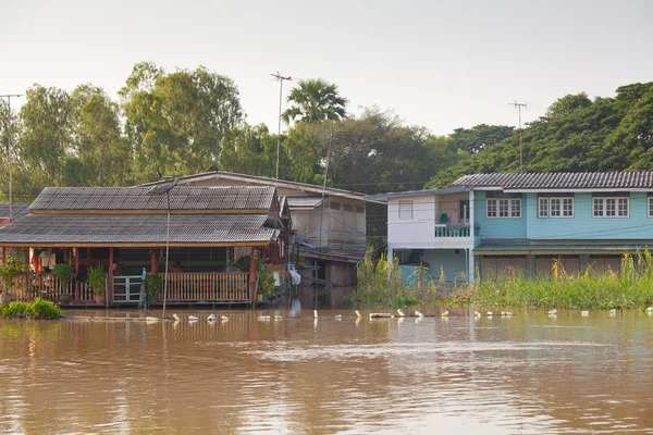 Inundación de casas en Tailandia — Foto de Stock
