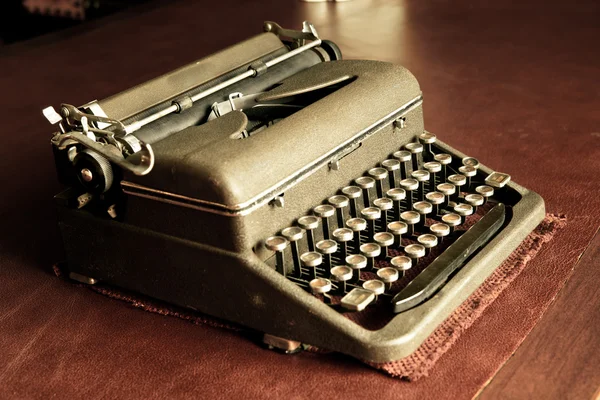Old typewriter on table — Stock Photo, Image