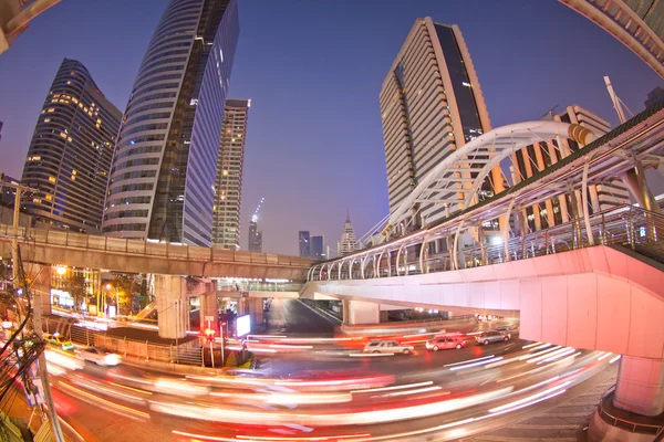 Natt trafikljus i thailand — Stockfoto