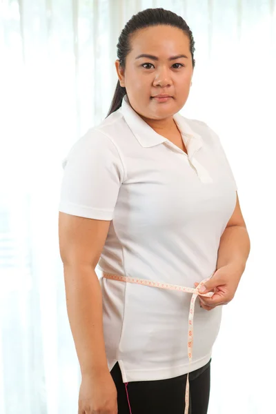 Donna grassa misurare il suo stomaco — Foto Stock