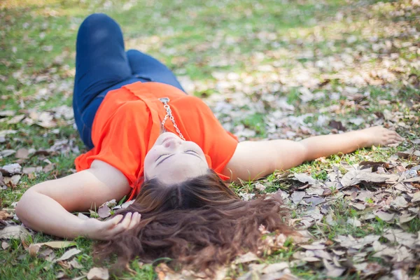 Happy fatty woman posing outdoor — Stock Photo, Image