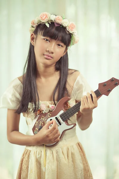 Retrato de uma bela menina asiática — Fotografia de Stock