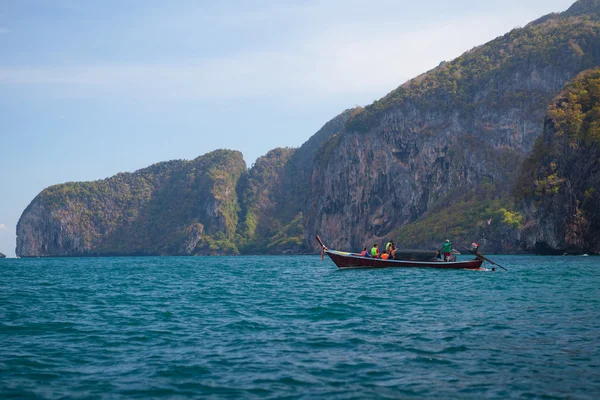 Barco en el mar — Foto de Stock