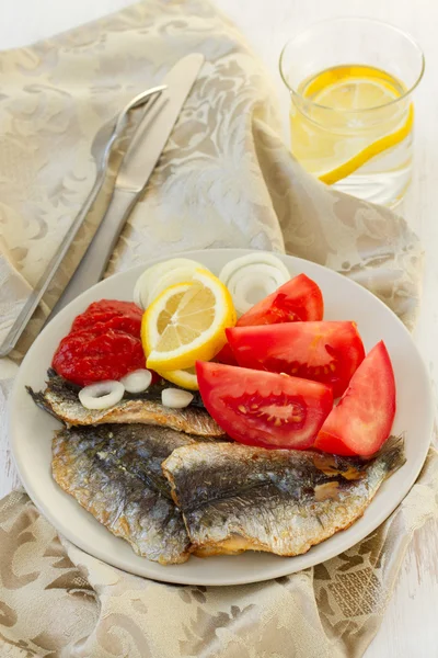 Filé frito de sardinhas com cebola — Fotografia de Stock