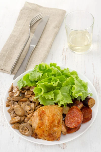 Fried chicken with mushrooms — Stock Photo, Image