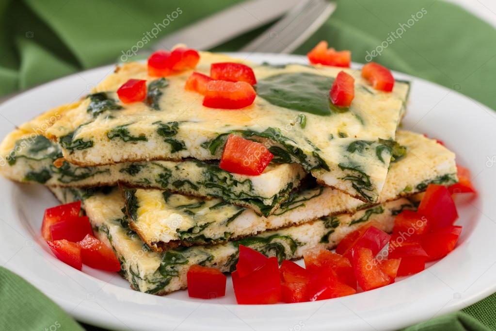 Omelet with spinach, cottage cheese — Stock Photo © nataliamylova 14405365