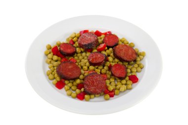 bezelye ve kırmızı biber tabak sosis