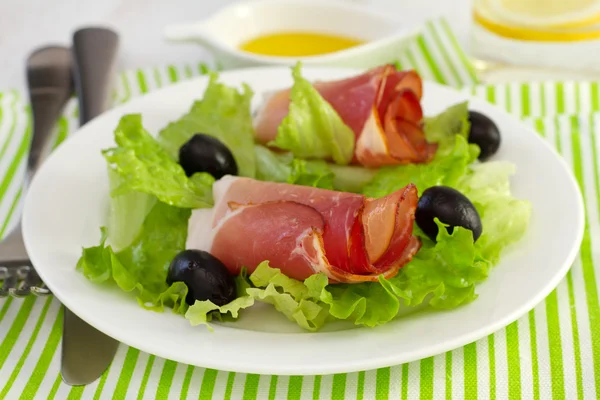 Salad with prosciutto — Stock Photo, Image