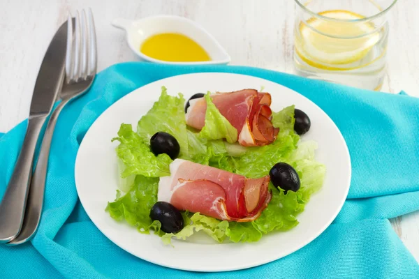 Salad with prosciutto — Stock Photo, Image