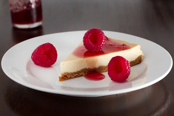 Cheesecake med hallon och sylt — Stockfoto