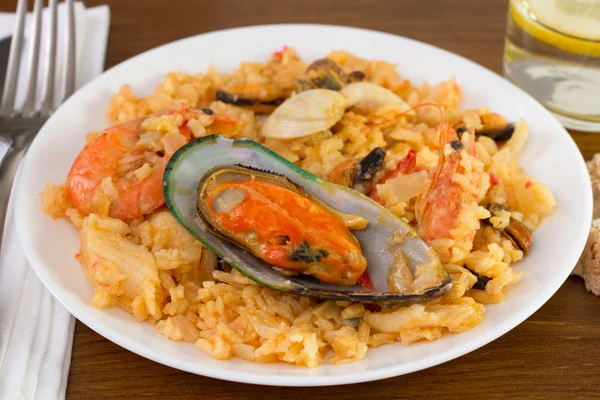 Rice with mussels and shrimps — Stock Photo, Image