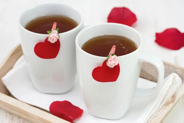 Duas xícaras de chá com corações — Fotografia de Stock