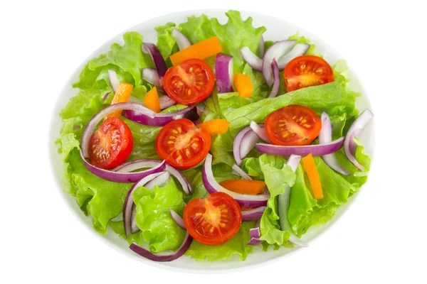Salada fresca no prato branco — Fotografia de Stock
