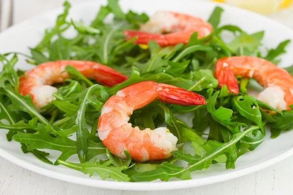 Salad rucola with seafood — Stock Photo, Image