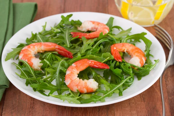 Salad rucola with seafood — Stock Photo, Image