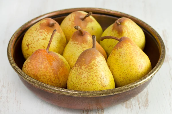 Pears in the old dish — Stock Photo, Image