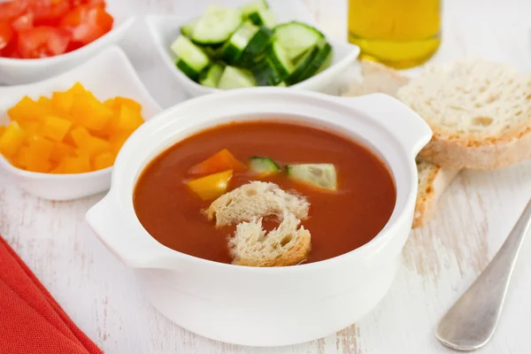 Tomato soup with vegetables — Stock Photo, Image