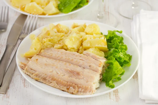 Flounder with vegetables on the plate — Stock Photo, Image