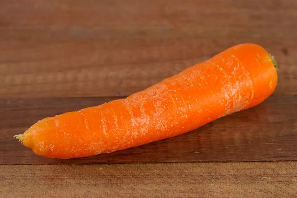 Carota su sfondo scuro — Foto Stock