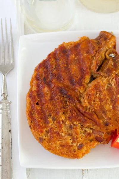 Alheira frita en plato con tenedor — Foto de Stock