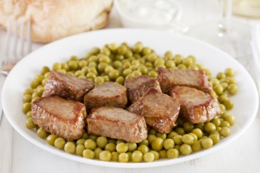 Kızarmış etli bezelye