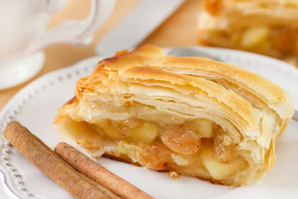 Strudel na talerzu — Zdjęcie stockowe