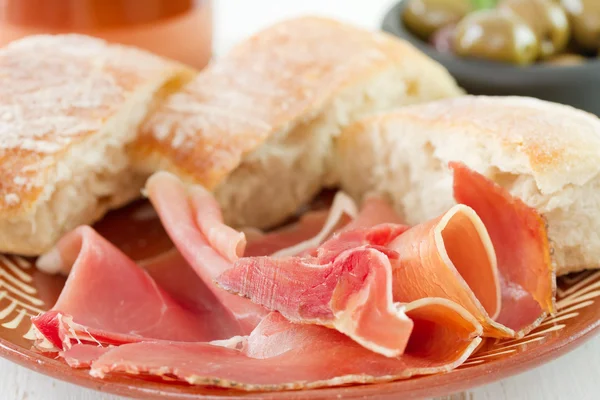 Schinken mit Brot — Stockfoto