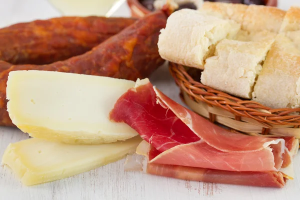 Prosciutto con formaggio e pane — Foto Stock