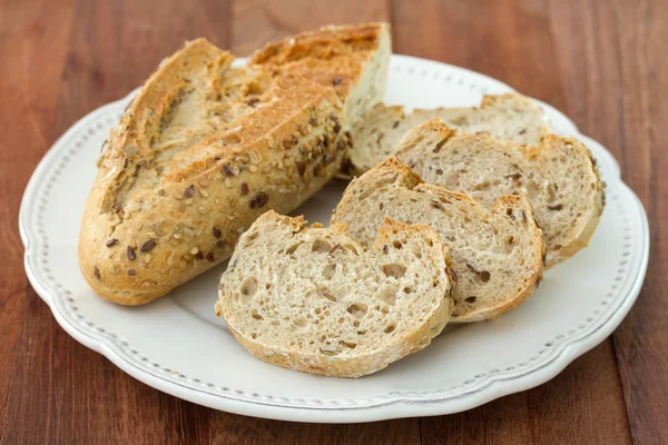 Pane su piatto — Foto Stock