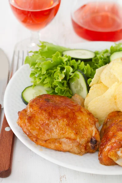 Chicken with chips — Stock Photo, Image