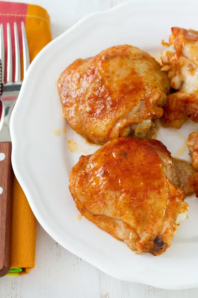 Smažené kuře na talíř — Stock fotografie