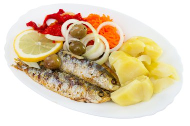 ile sebze kızarmış sardalya