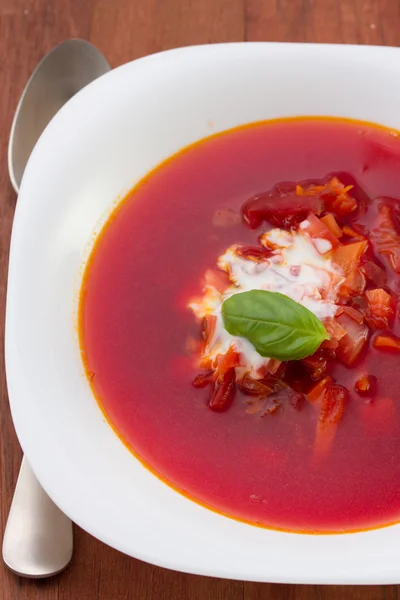 Rübensuppe im weißen Teller — Stockfoto