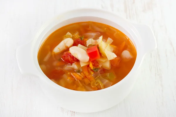 Suppe in weißer Schüssel — Stockfoto