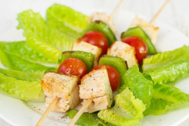 sebze ve salata tavuk