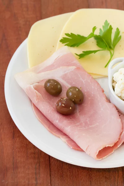 Ham with olives, cheese and cottage cheese — Stock Photo, Image