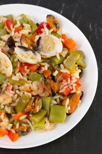 Ris med skaldjur och grönsaker — Stockfoto