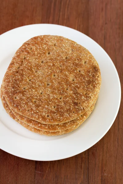 Brot auf dem Teller — Stockfoto