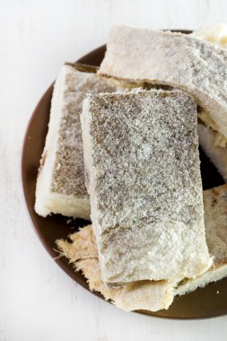 Tuzlanmış Balık plaka üzerinde